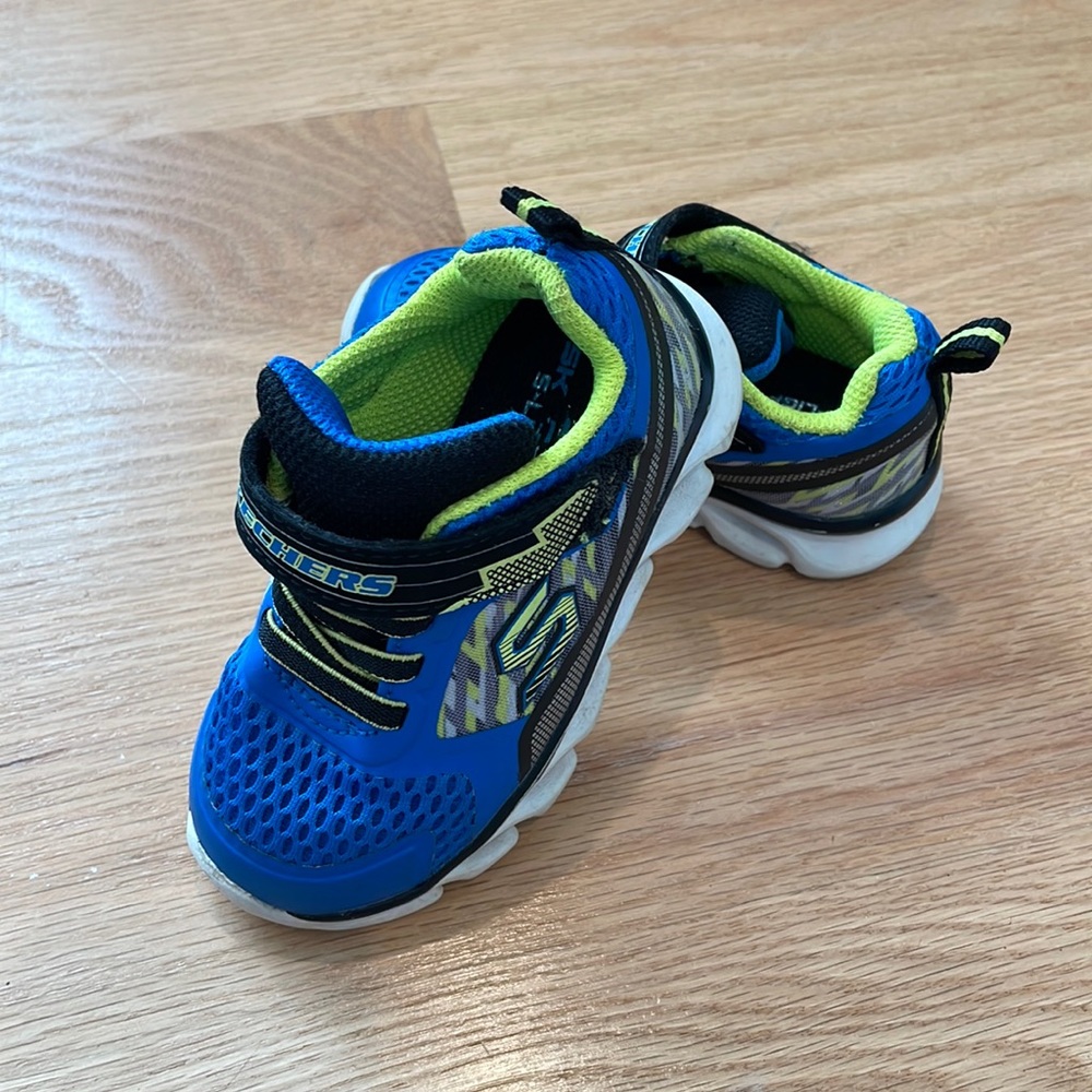 Light-up Sketchers